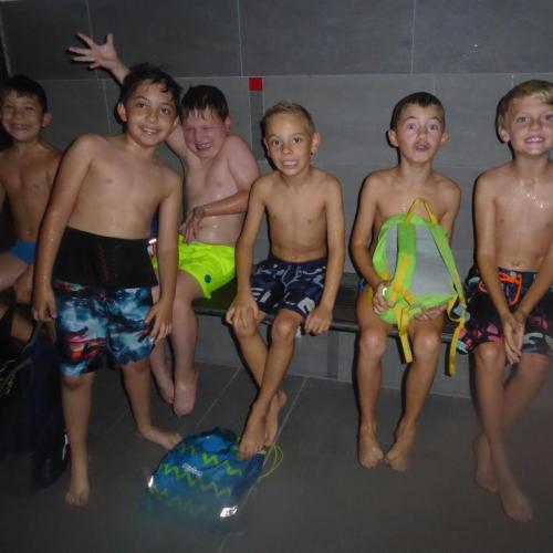 Kleingruppe beim Schwimmkurs
